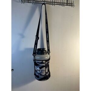 Hydro jug with strap‎ gray camo 30 oz